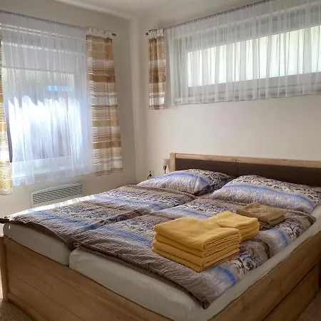 Prazdninovy Kobylnice 度假居 伏尔塔瓦河畔利普诺